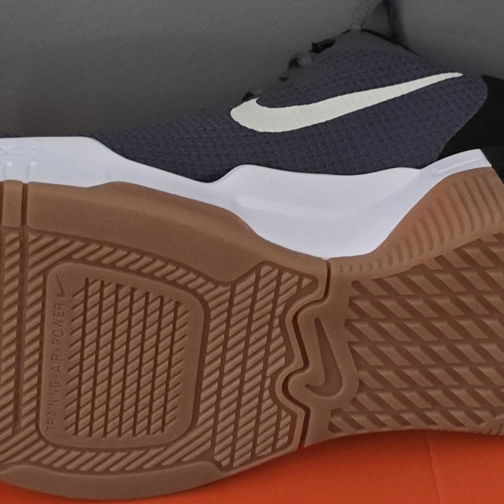 Nike Air Max Alpha in Grey and Black - Picture 8 of 12